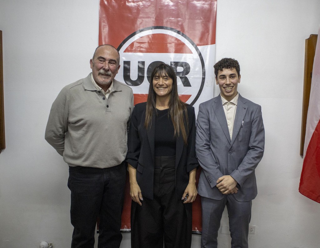 Abella acompa&ntilde;&oacute; la asunci&oacute;n de las nuevas autoridades de la UCR Campana y la Juventud Radical