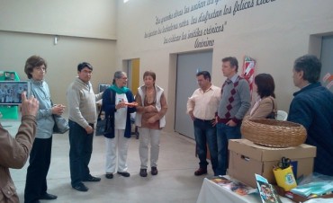 El Comit&eacute; de la UCR entreg&oacute; donaci&oacute;n al Grupo Esperanza
