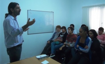 &ldquo;Desde el Municipio trabajamos por la inclusi&oacute;n y el desarrollo de los j&oacute;venes y pr&oacute;ximamente inauguraremos la Casa del Joven&rdquo;