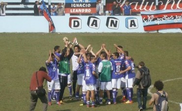 VILLA D�LMINE VOLVI?&rsquo; A GANAR EN ADROGU� 