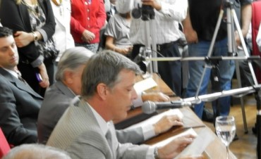 AXEL CANTLON: &ldquo;LAS CONTRADICCIONES DEL BLOQUE KIRCHNERISTA Y LA MANIPULACI&Oacute;N DE LA INFORMACI&Oacute;N EN LOS MEDIOS&rdquo;