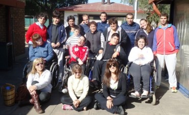 Inclusi&oacute;n social y deportes: El Municipio realiza actividades recreativas con J&oacute;venes con Capacidades Especiales
