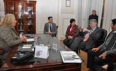 Autoridades Municipales y Provinciales compartieron una reuni&oacute;n de trabajo en materia educativa