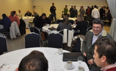 Se realiz&oacute; un &ldquo;Desayuno de Negocios&rdquo; entre PyMES de Campana y la Empresa Saint-Gobain