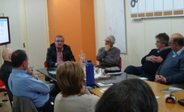 Oscar Trujillo expuso su Programa de Gobierno ante la Uni&oacute;n Industrial de Campana