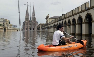 INUNDACIONES EL LA PROVINCA DE BUENOS ARIES Christian Castillo: "Scioli es el responsable"