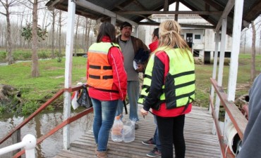 El Municipio junto a los Isle&ntilde;os: Se asisti&oacute; a los vecinos del sector ante la creciente del R&iacute;o Paran&aacute;