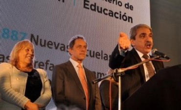 Dr. An&iacute;bal Fern&aacute;ndez  &ldquo;Gobernar es educar, darles la oportunidad a nuestros hijos que se preparen y se formen en las mejores formas&rdquo;