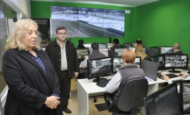 La Intendente Stella Giroldi recorri&oacute; la remodelaci&oacute;n del Centro de Monitoreo P&uacute;blico Urbano