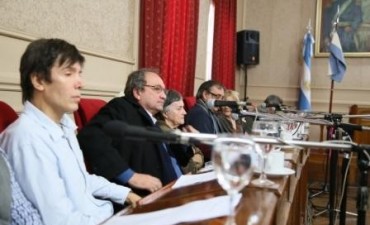 Fueron aprobados los dos pedidos de informe sobre los supermercados mayoristas que presentaron los Concejales Long&aacute;s y Ferrari