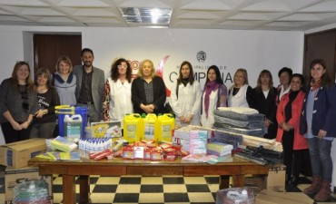 De manos de las Intendente Giroldi, Establecimientos Educativos del Sector Isle&ntilde;o recibieron Kits de &Uacute;tiles Escolares y de Limpieza