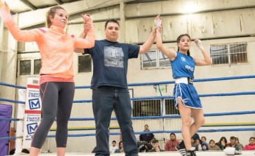 Campana vivi&oacute; una exitosa tarde a puro boxeo
