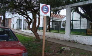 El Municipio contin&uacute;a colocando se&ntilde;al&eacute;tica de tr&aacute;nsito en distintos puntos de la ciudad 