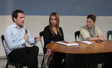 Con 120 participantes, comenz&oacute; el taller sobre Dise&ntilde;o de Indumentaria 
