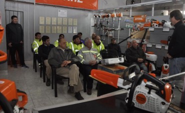 Personal municipal se capacit&oacute; sobre el uso de nuevas herramientas y maquinarias 