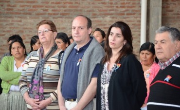 Autoridades acompa&ntilde;aron el acto por el D&iacute;a de la Independencia de Bolivia