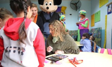 En un jornada llena de sorpresas y actividades, el Municipio festej&oacute; el D&iacute;a del Ni&ntilde;o con los chicos de la isla
