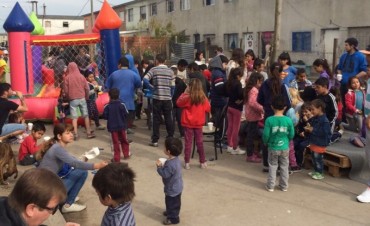Vamos Campana junto a vecinos de Otamendi refaccionaron la plaza barrial