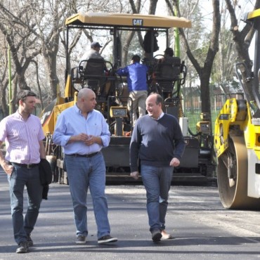 Roses recorri&oacute; las obras de pavimentaci&oacute;n junto al Diputado N�stor Torres
