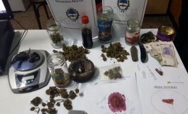 Polic&iacute;a Bonaerense detuvo a 363 personas y decomis&oacute; gran cantidad de droga, armas y veh&iacute;culos