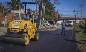 Las Campanas: se comenz&oacute; a repavimentar la calle Schinoni