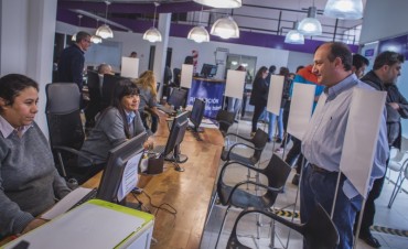 Roses: En menos de tres meses, m&aacute;s de 3.200 vecinos tramitaron su licencia de conducir en 24 horas