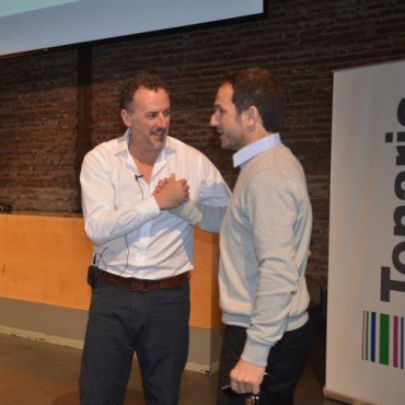 El intendente Abella estuvo presente en la presentaci�n que realiz� Siderca a la comunidad