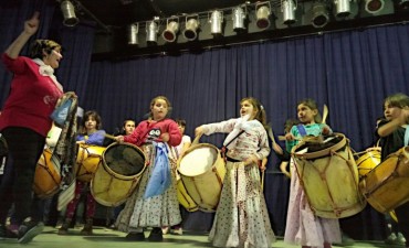 El folklore llega al Teatro Municipal Pedro Barbero