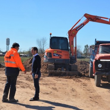 San Cayetano: comenzaron los trabajos para la construcci&oacute;n de una nueva plaza y un polideportivo