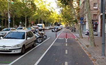 Estacionar junto a la ciclov&iacute;a puede ser una soluci&oacute;n, no un problema 