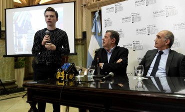 Entrega de robots a 29 escuelas bonaerenses 