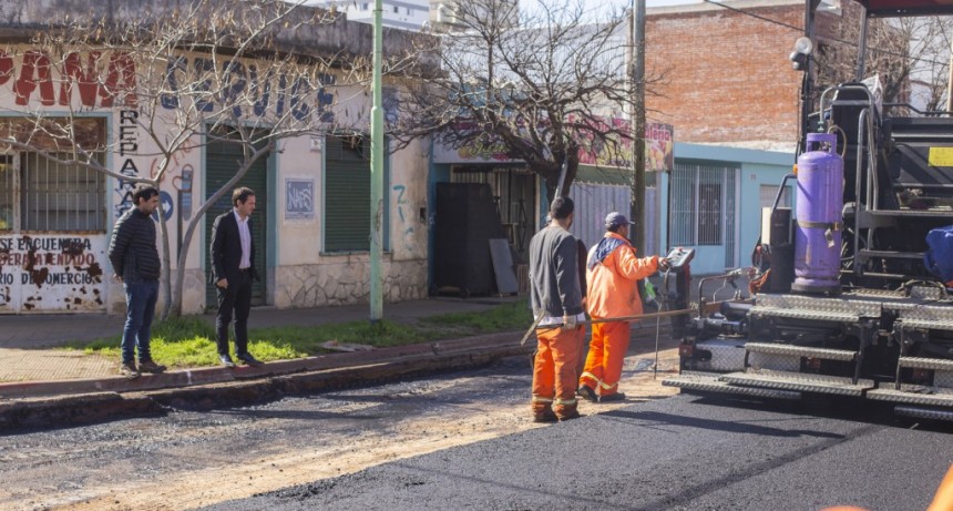 Avanza el reasfaltado de las calles por donde circula el transporte de pasajeros