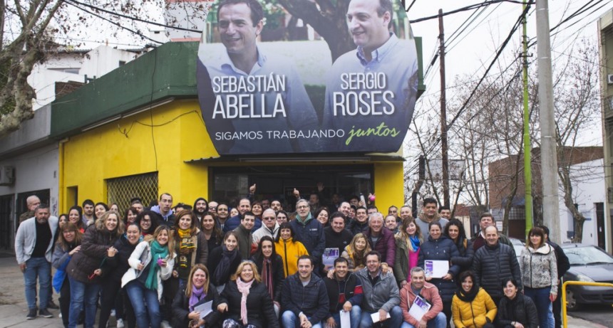 Abella encabez&oacute; un timbreo en el centro para hablar de las obras en marcha