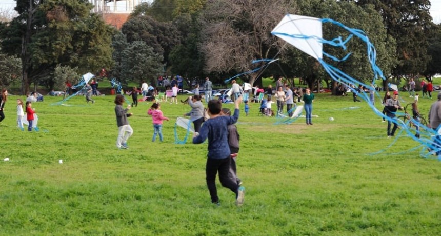 M&aacute;s de 2000 personas disfrutaron de la &ldquo;barrileteada ciudadana&rdquo;