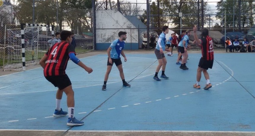 Los equipos Damas y Caballeros del CBC comenzaron a disputar el &ldquo;Metro Clausura&rdquo; de handball