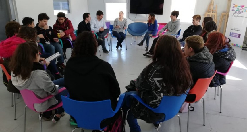 Gabinete Joven: estudiantes de la Escuela Secundaria N&deg; 26 dise&ntilde;an su proyecto de salud 