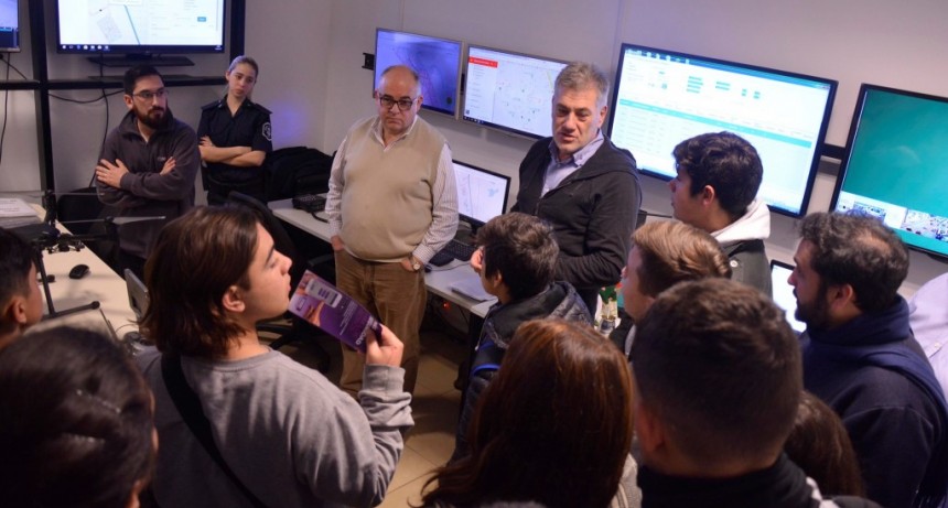 Gabinete Joven: alumnos de la T&eacute;cnica N&ordm;2 avanzan con su proyecto de nocturnidad