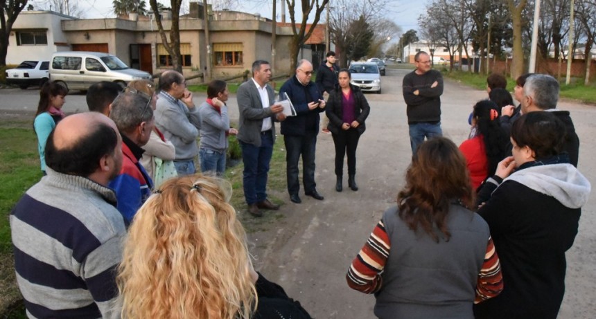 Funcionarios municipales se reunieron con vecinos de Villanueva