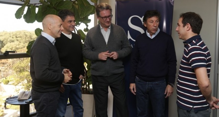 Abella particip&oacute; de una reuni&oacute;n de intendentes con foco en la modernizaci&oacute;n de IOMA