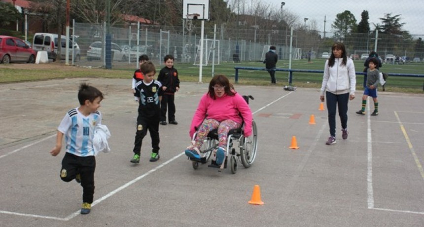 Adultos mayores y j&oacute;venes con discapacidad participan de actividades deportivas gratuitas 