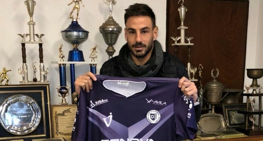 Emanuel Molina en la previa de Villa Dálmine vs Instituto de Córdoba