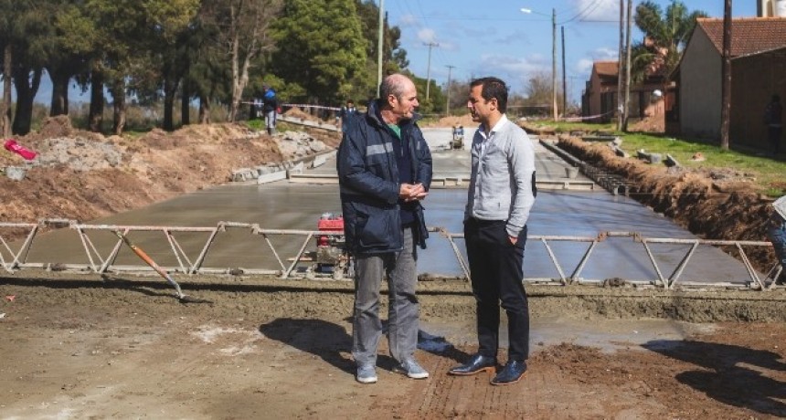 Avanza la pavimentaci&oacute;n de calles en el barrio H&eacute;roes de Malvinas