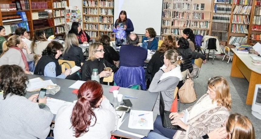 Directores de la modalidad especial se capacitaron en Campana