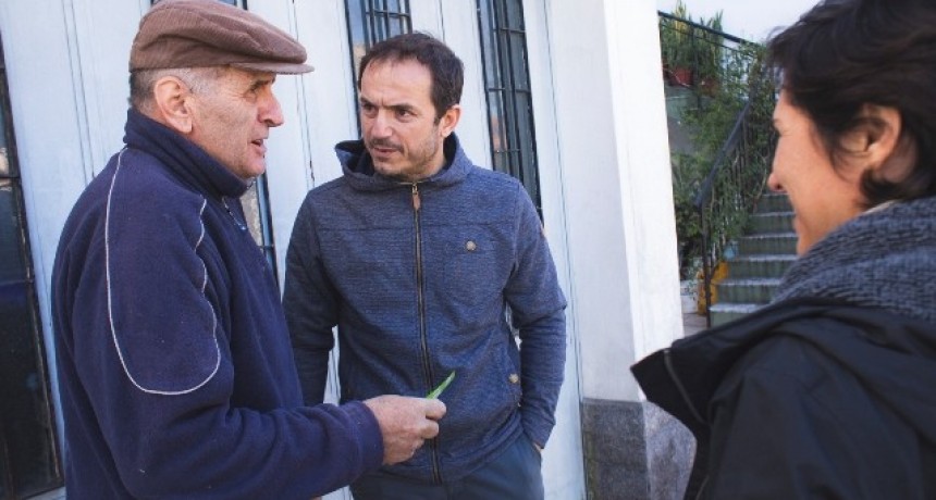 Timbreo: con el intendente Abella al frente, funcionarios y voluntarios visitaron a vecinos del centro 