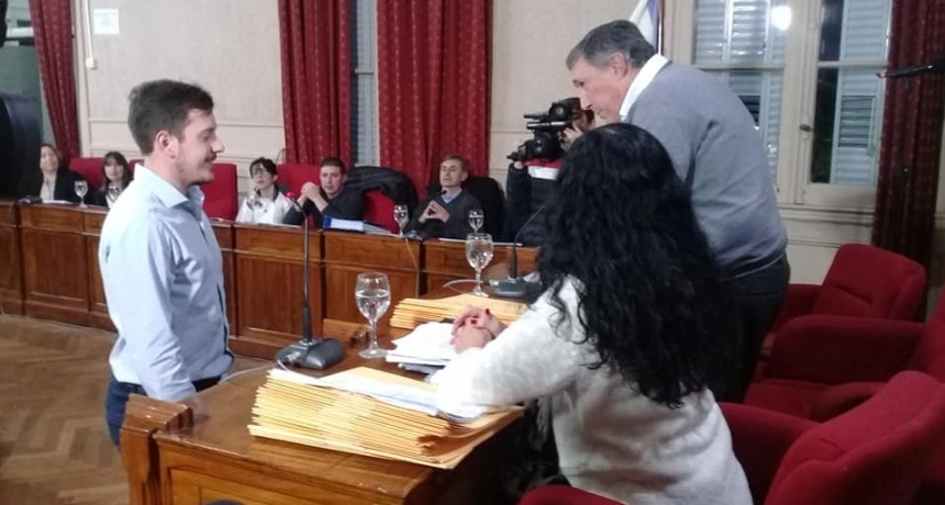 Alejo Sarna hizo su juramento en la Sesi&oacute;n del H.C.D reemplazando a Rub&eacute;n Romano