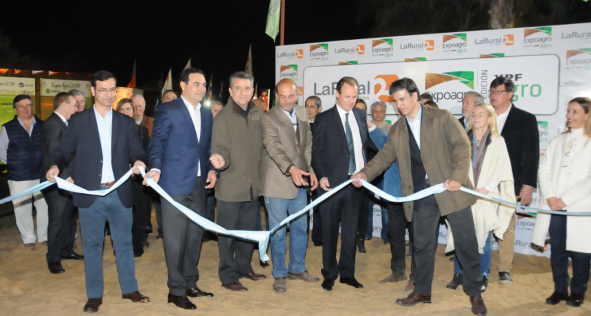 Etchevehere y Vald&eacute;s abrieron las puertas de Expoagro en La Rural de Corrientes