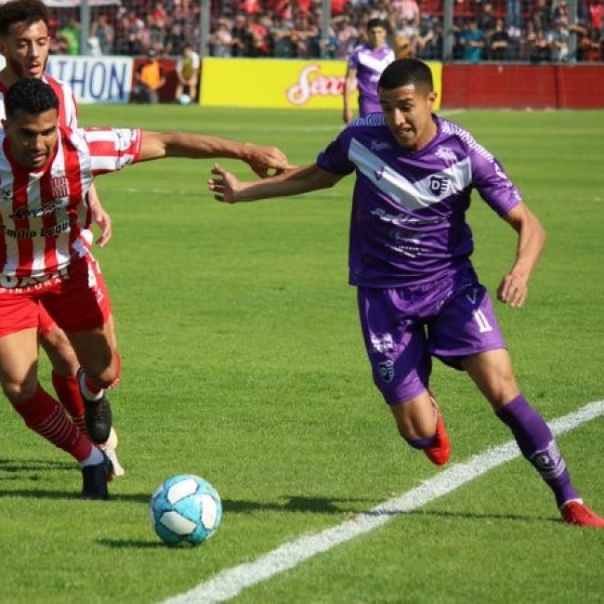  Villa D&aacute;lmine cay&oacute; derrotado ante San Martin de Tucum&aacute;n 