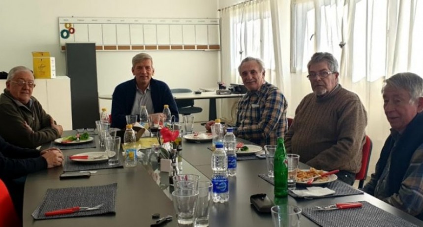 Se conform&oacute; la Sub Comisi&oacute;n de Notables, formada por ex presidentes de la UIC