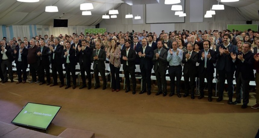 VIDAL ENCABEZ&Oacute; UNA REUNI&Oacute;N DE GABINETE AMPLIADO DEL GOBIERNO PROVINCIAL