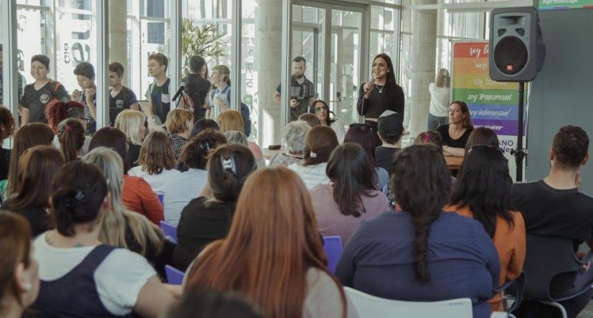 Con la presentación del libro “Soy Alexa”, se inauguró la Biblioteca Diversa